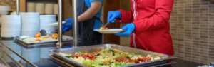 staff should wear gloves while serving or handling food at a buffet 