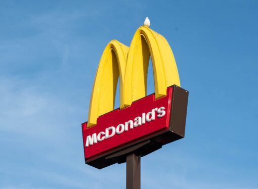 Deadly E. coli Outbreak Tied to McDonald’s Quarter Pounders Kills 1, Sickens 49 Across US States