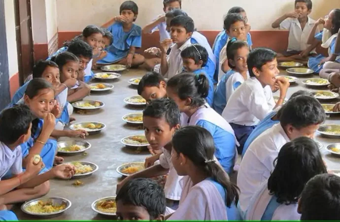 Eight-Year-Old Dies, 34 Hospitalized in Chhattisgarh Food Poisoning Case