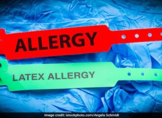 Latex Allergy and Foods: Risks, Triggers, and How to Manage