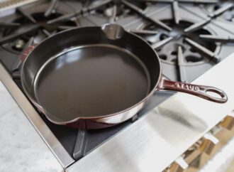 Non-Stick Cookware: Benefits, Risks, and Safe Cooking Practices