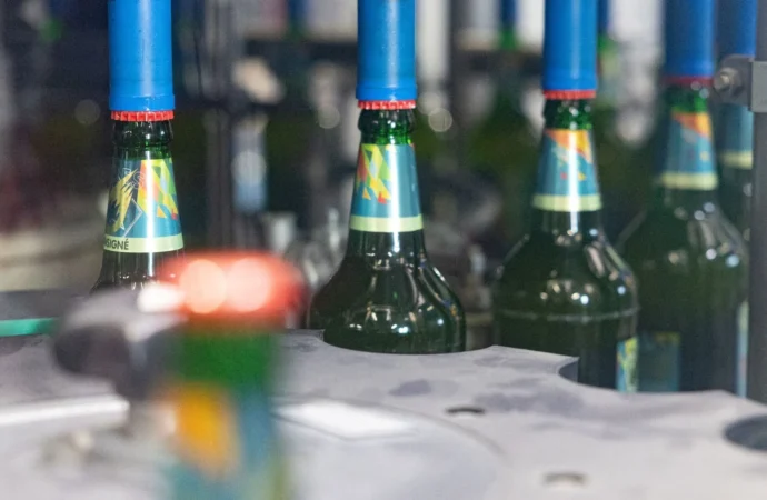Researchers In France Find Higher Microplastics Level in Glass Bottles