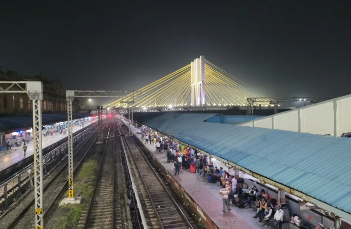 Nagpur Railway Issues Orange I-Cards to Boost Food Safety at Stations