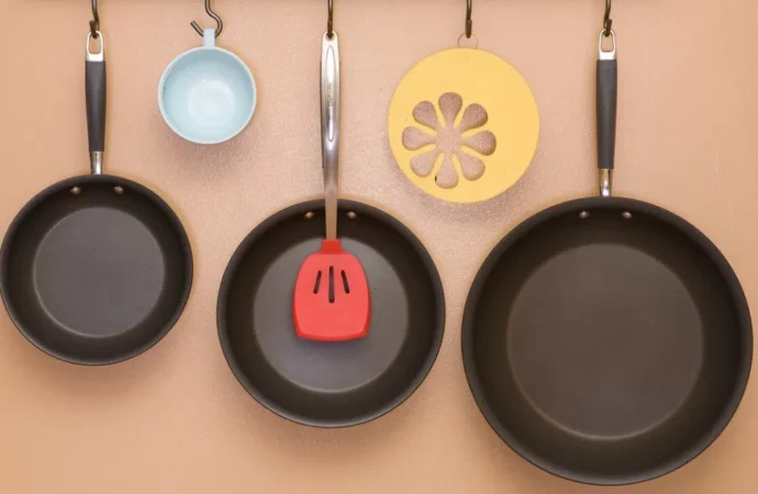 Beware: Your Kitchen Utensils Also Have Expiry Dates