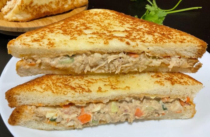 44 Fall Ill After Eating Chicken Sandwiches at Public Event in Kerala