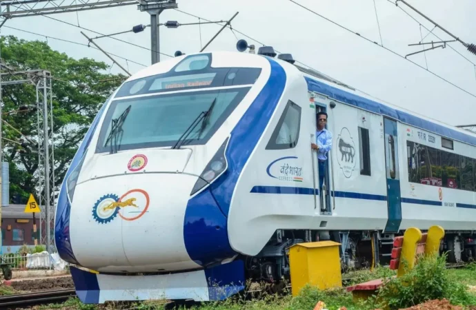 Kochi Base Kitchen Supplying Train Meals Shut, Fined ₹1 Lakh for Stale Food