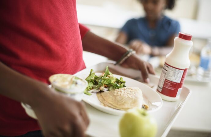 Over 1,000 Indonesian Students Fall Ill from Free School Meals