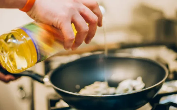 27 Ahmedabad Units Caught Violating Edible Oil Safety Rules