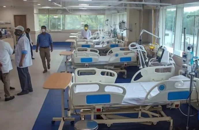 Suspected Food Poisoning Hits Kasaragod Students After Wayanad Trip in Kerala