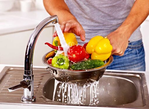 Cold Water Wins: The Safest Way to Clean Your Veggies