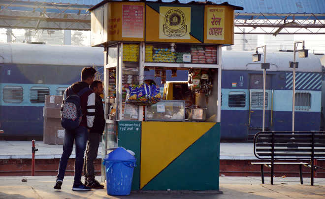 No Hot Food This Winter: Ludhiana Station Vendors Hit by Safety Ban