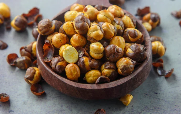 Synthetic Dye Found in Roasted Chana: 750 Sacks Seized in UP Raid