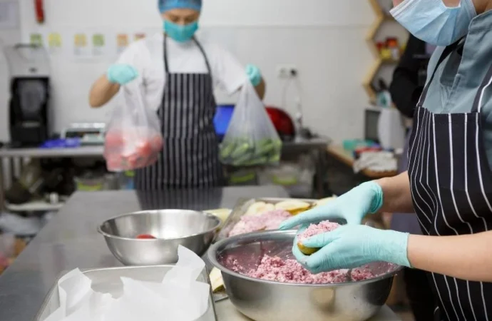 Gurgaon Food Outlets Face Criminal Proceedings for Unsafe Food