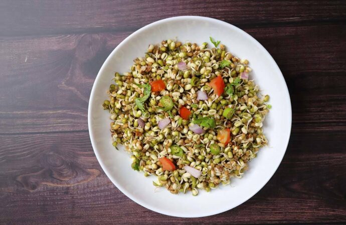 Be Careful: Salad Isn’t Always Safe; Onions Demand Attention Too