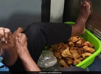 Railway Samosa Vendor Caught in Unhygienic Conditions, Sparks Outrage