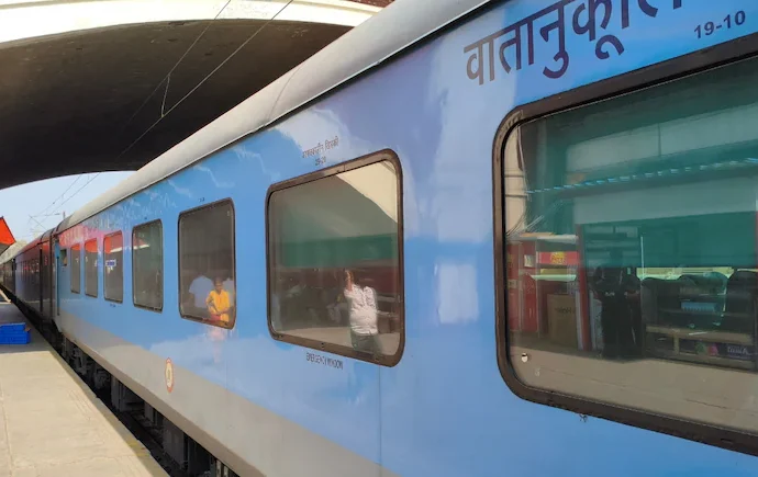 Shatabdi Express Serves Expired Bread to 74 Passengers, IRCTC Takes Action