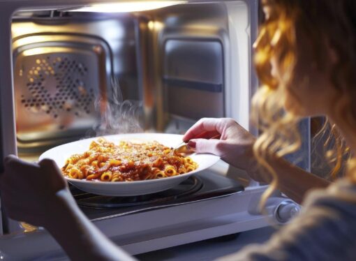 Young Woman Falls Seriously Ill After Eating Reheated Pasta