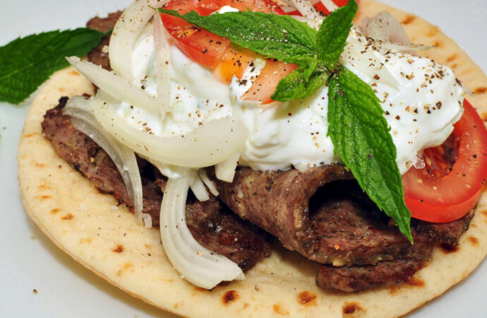 Think Before You Eat That Garnishes: The Hidden Food Safety Risks on Your Plate