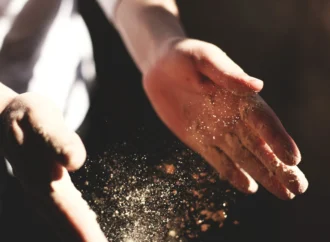 Can Food Allergens Travel Through the Air?